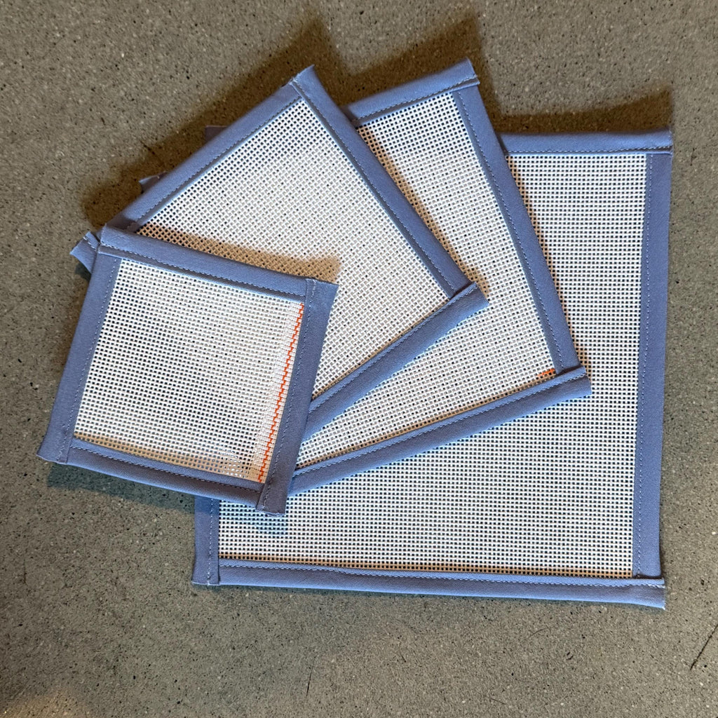 13 Mesh Canvas with Periwinkle Binding