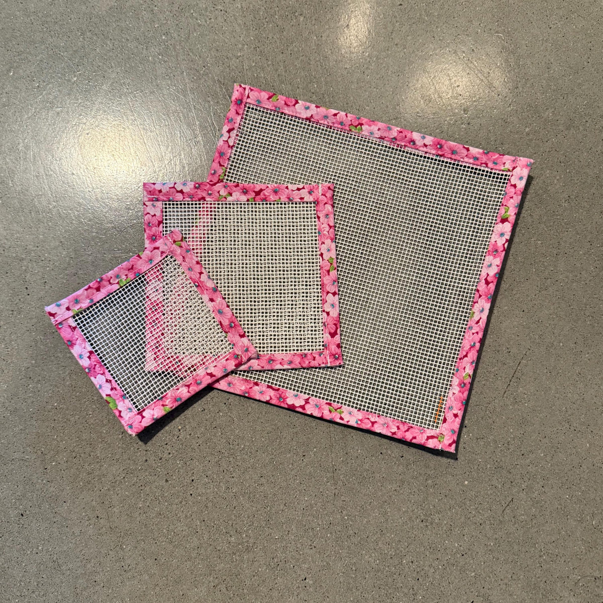 10 Mesh Canvas with Pink Floral Binding
