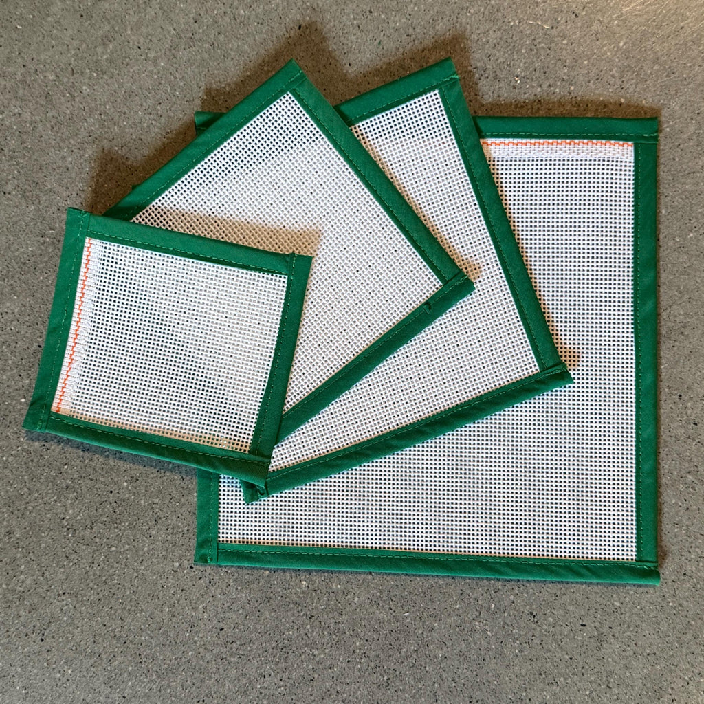 18 Mesh Canvas with Green Binding